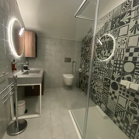 Homey I Palazzo Venezian * Triëst
