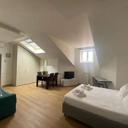 Homey I Palazzo Venezian Triëst